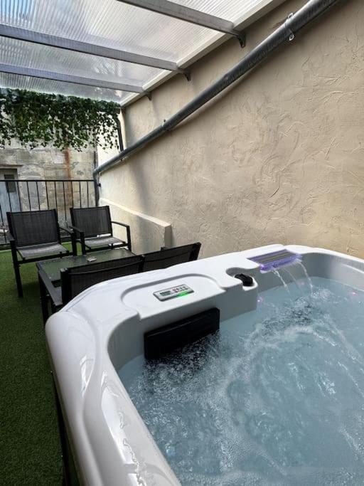 Luxury Room - Havre De Paix Avec Jacuzzi Prive Bar-le-Duc Luaran gambar